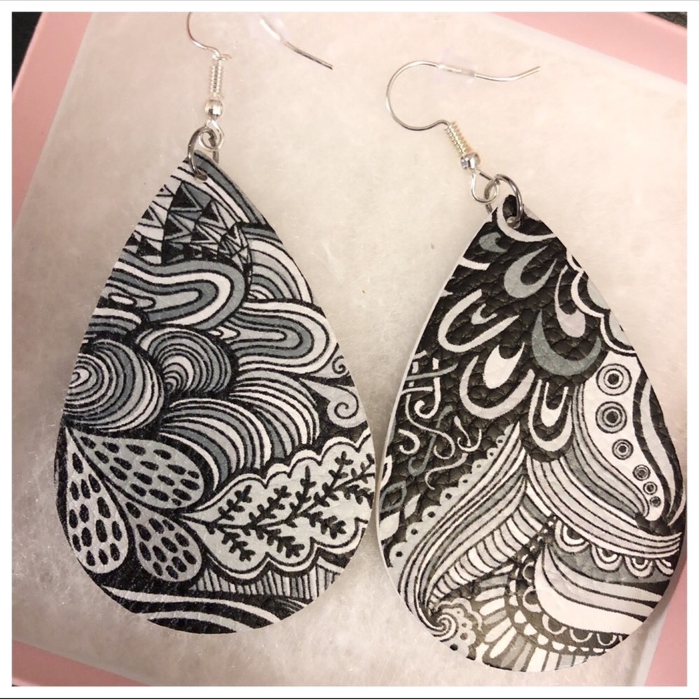 Faux Leather Teardrop Earrings Black Paisley - Picture 2 of 6